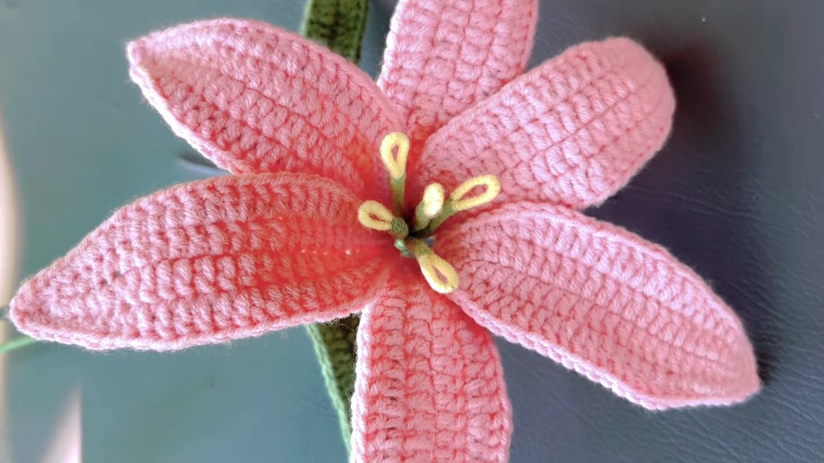 Crochet Lily Flower: How to Make a Beautiful Wired Lily
